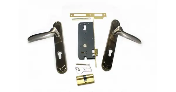 Super ofertă Broasca cu butuc si silduri L11 AB (yala)