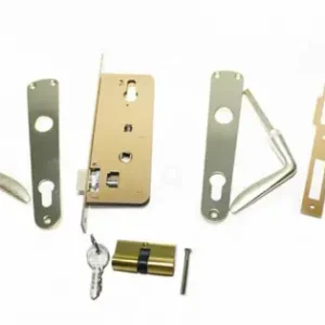 Broasca cu butuc si silduri W (yala) Premium