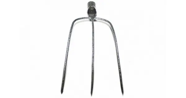 Furca cu 3 coarne din metal Super ofertă