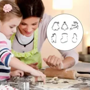 Set de forme pentru fursecuri de Craciun din Otel Inoxidabil, 6 bucati cu Brad de Craciun, Mos Craciun, Om de Zapada, Sosete, Ren si Fata lui Mos Craciun Doar azi